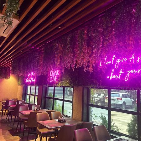Hotel Merakee - Near Dahisar Mira Road Mumbai Exterior foto