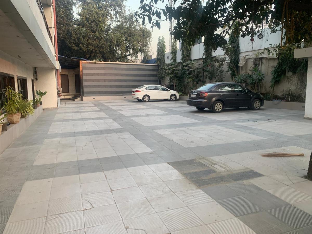 Hotel Merakee - Near Dahisar Mira Road Mumbai Exterior foto