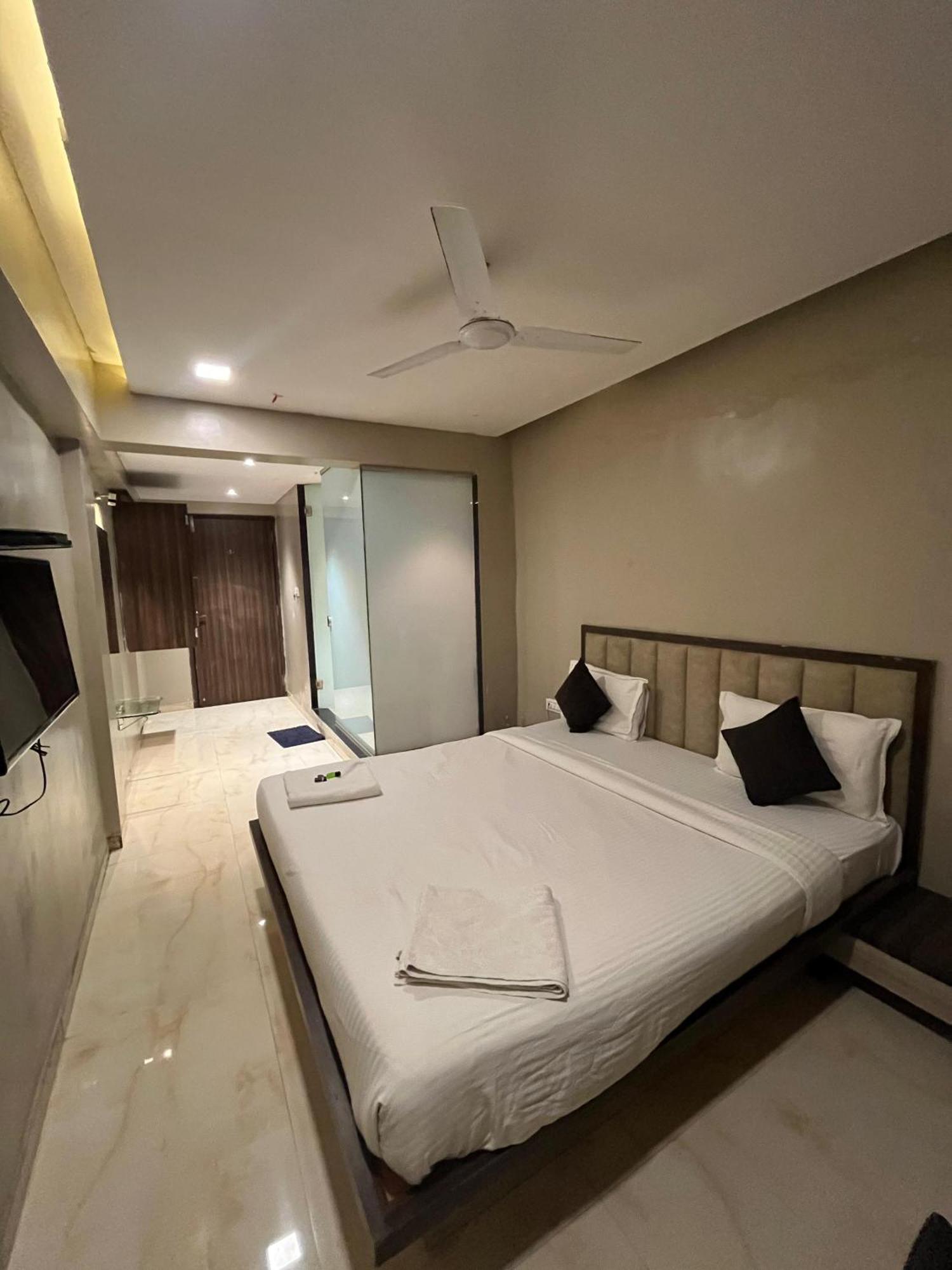 Hotel Merakee - Near Dahisar Mira Road Mumbai Exterior foto