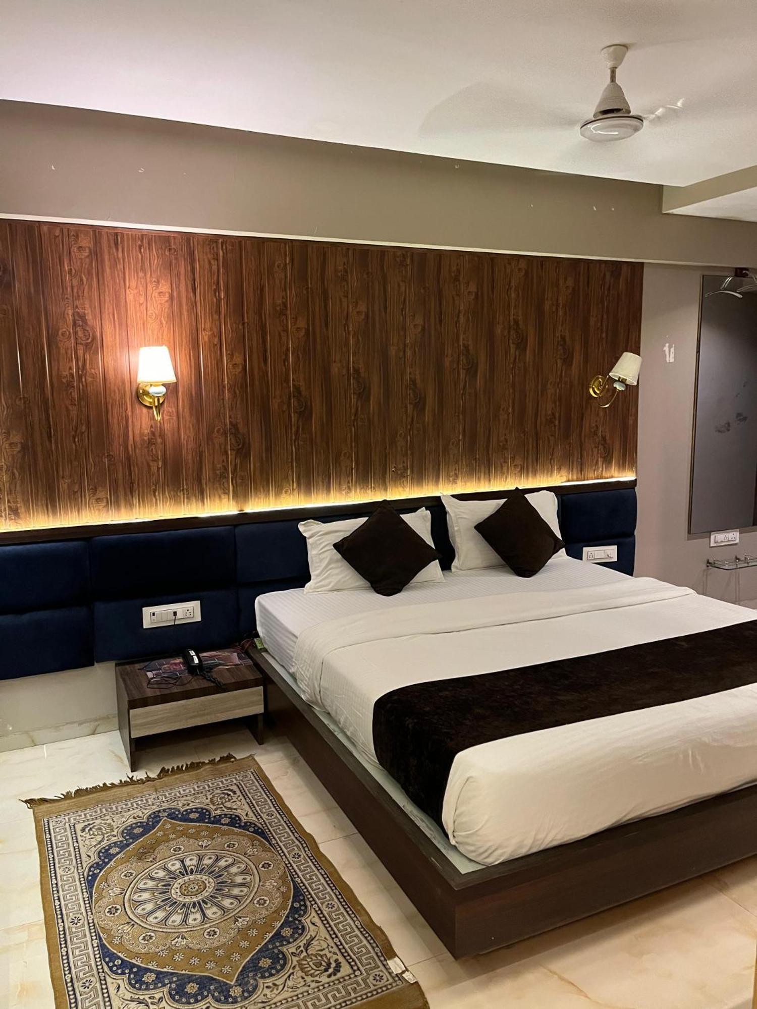 Hotel Merakee - Near Dahisar Mira Road Mumbai Exterior foto